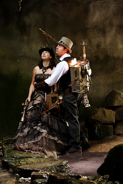 Elfia - Steampunk Paar in einer Höhle